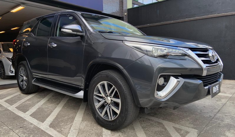 TOYOTA HILUX SW4 SRX 2.8 TURBO INTERCOOLER DIESEL 7 LUGARES 2017 BLINDADO TARGET full