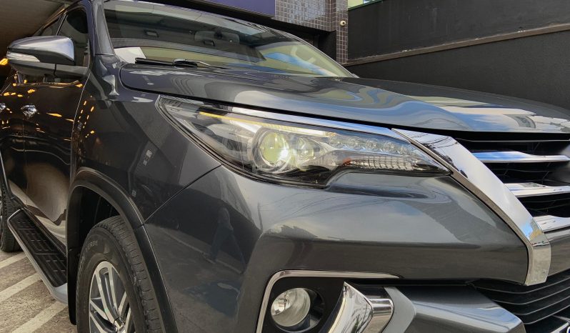 TOYOTA HILUX SW4 SRX 2.8 TURBO INTERCOOLER DIESEL 7 LUGARES 2017 BLINDADO TARGET full
