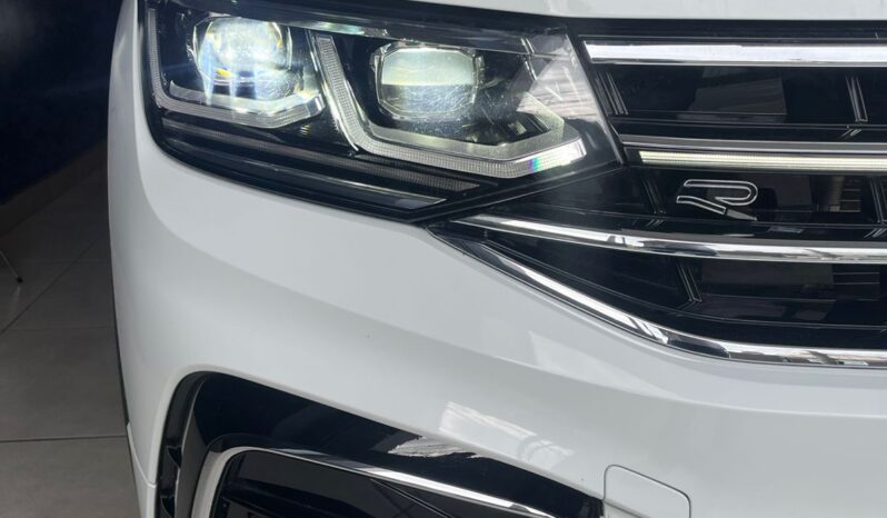 VOLKSWAGEN TIGUAN 2.0 300 TSI GASOLINA  R-LINE  BLINDADO 2024 full