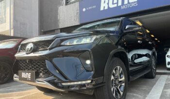 TOYOTA HILUX SW4 2.8 D-4D TURBO DIESEL DIAMOND 7L 4X4 AUTOMÁTICO full