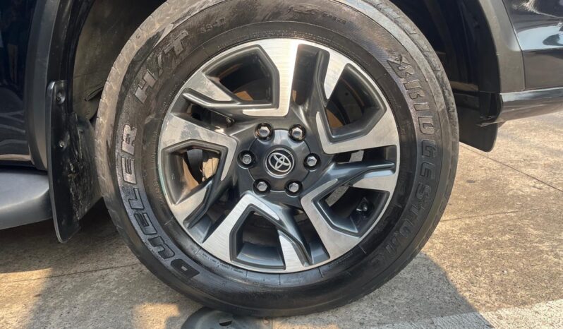 TOYOTA HILUX SW4 2.8 D-4D TURBO DIESEL DIAMOND 7L 4X4 AUTOMÁTICO full