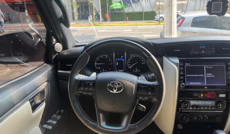 TOYOTA HILUX SW4 2.8 D-4D TURBO DIESEL DIAMOND 7L 4X4 AUTOMÁTICO full