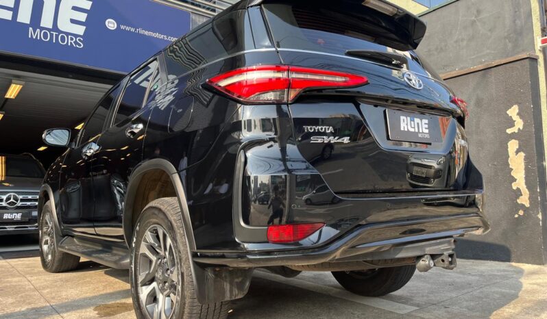 TOYOTA HILUX SW4 2.8 D-4D TURBO DIESEL DIAMOND 7L 4X4 AUTOMÁTICO full