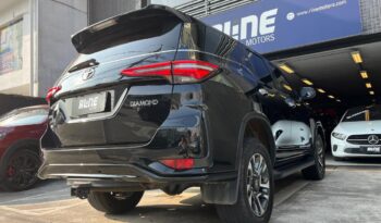 TOYOTA HILUX SW4 2.8 D-4D TURBO DIESEL DIAMOND 7L 4X4 AUTOMÁTICO full